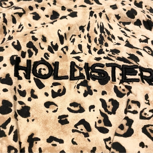 Hollister Leopard Twisted Square Boxy Crop Baby Tee Womens Size Small - Picture 3 of 16